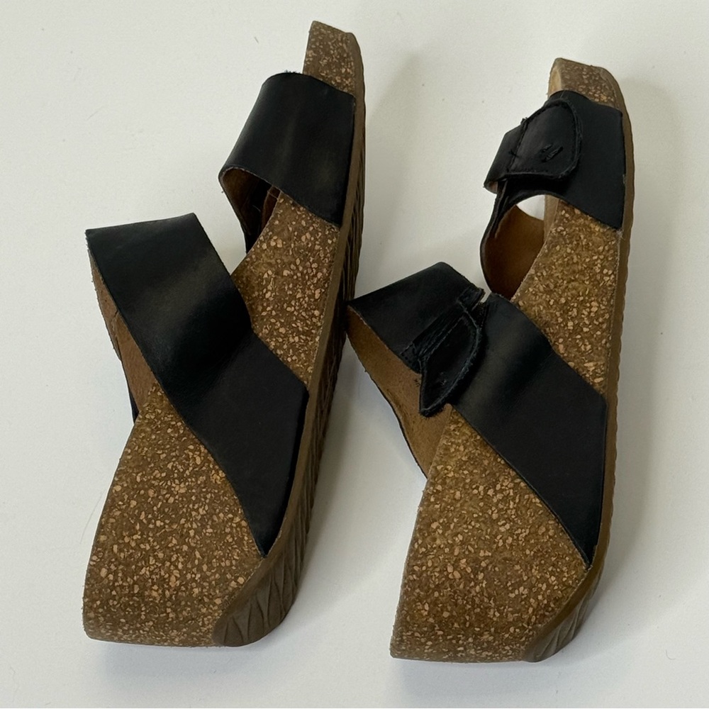 Clarks Black Wedge Sandals Leather Two-Strap Design with Adjustable Buckles 9 - Picture 4 of 9